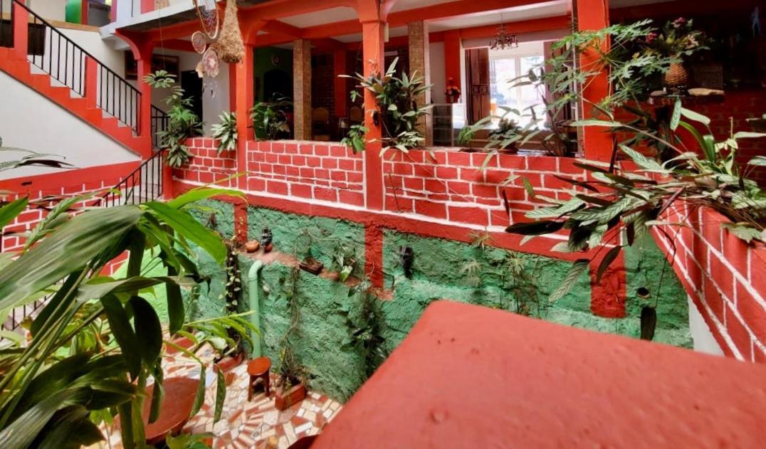 Hotel & Hostal Yaxkin Copán エクステリア 写真