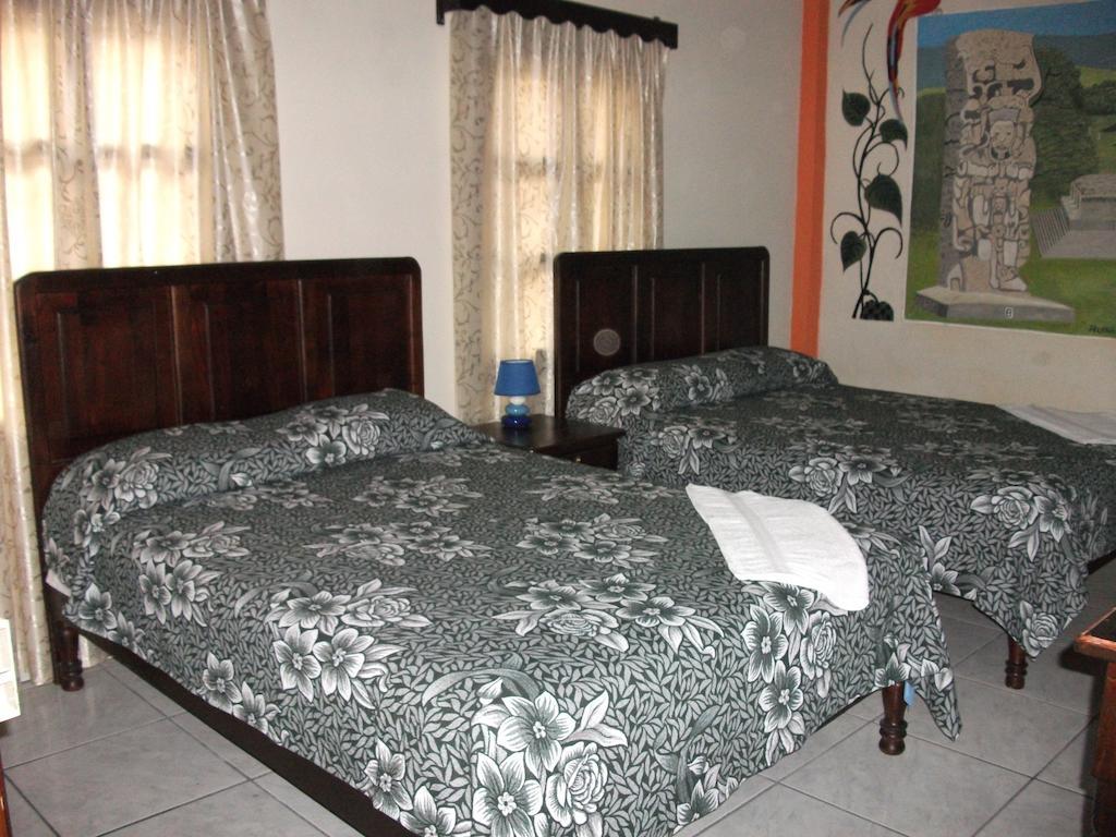 Hotel & Hostal Yaxkin Copán 部屋 写真