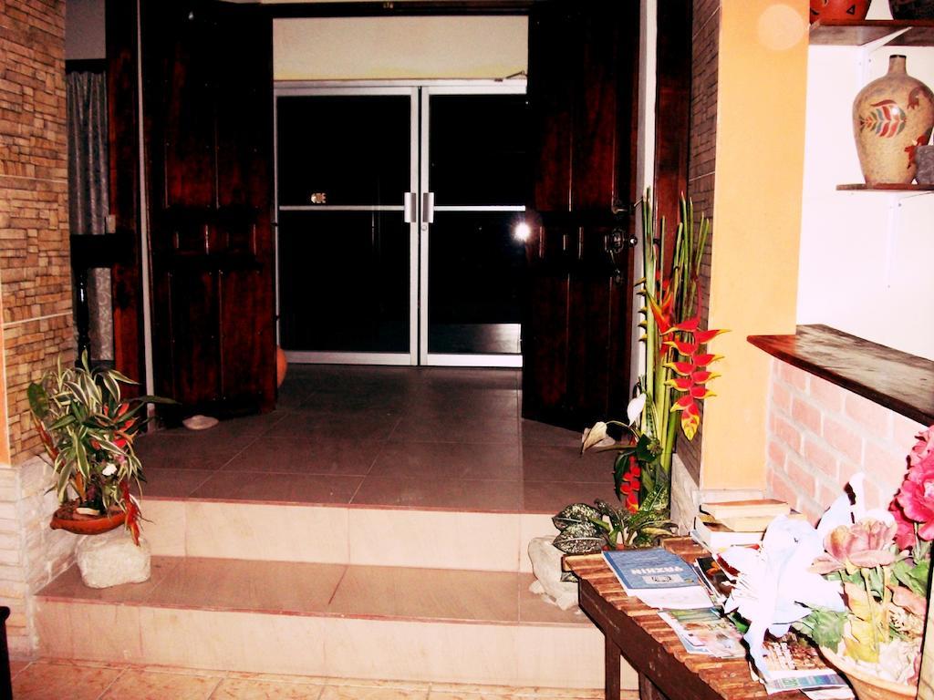 Hotel & Hostal Yaxkin Copán エクステリア 写真