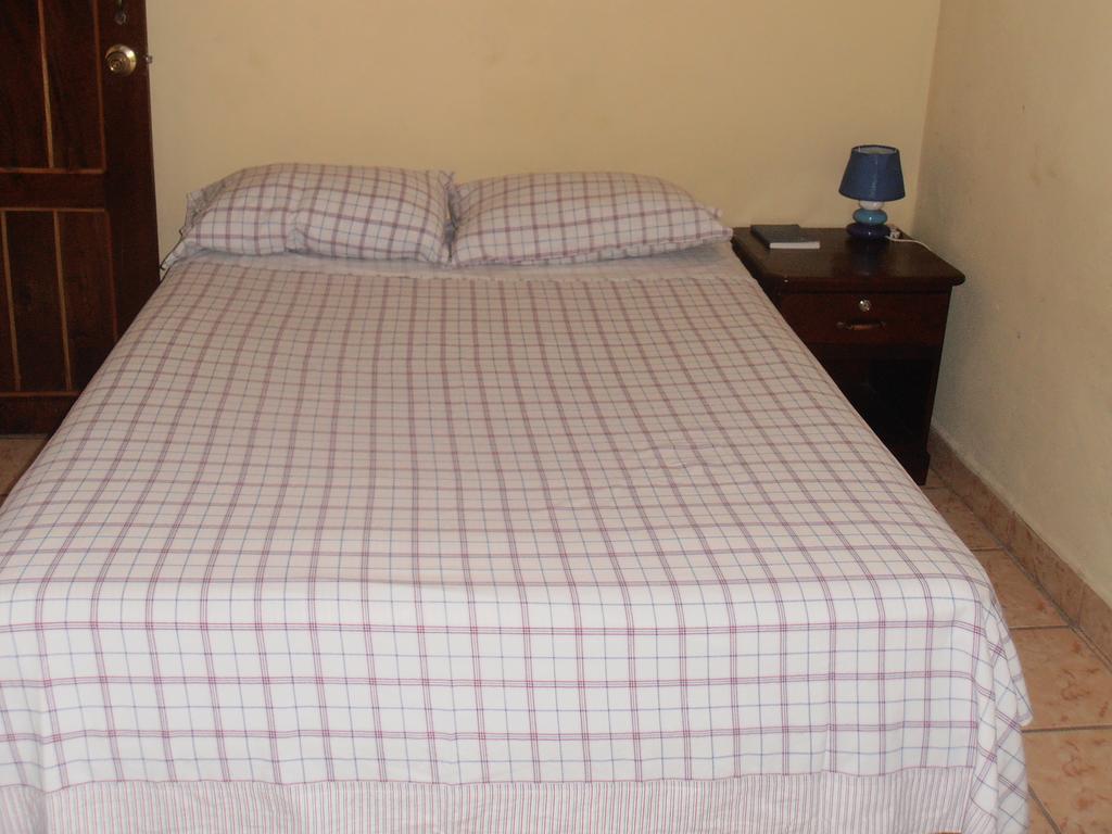 Hotel & Hostal Yaxkin Copán エクステリア 写真