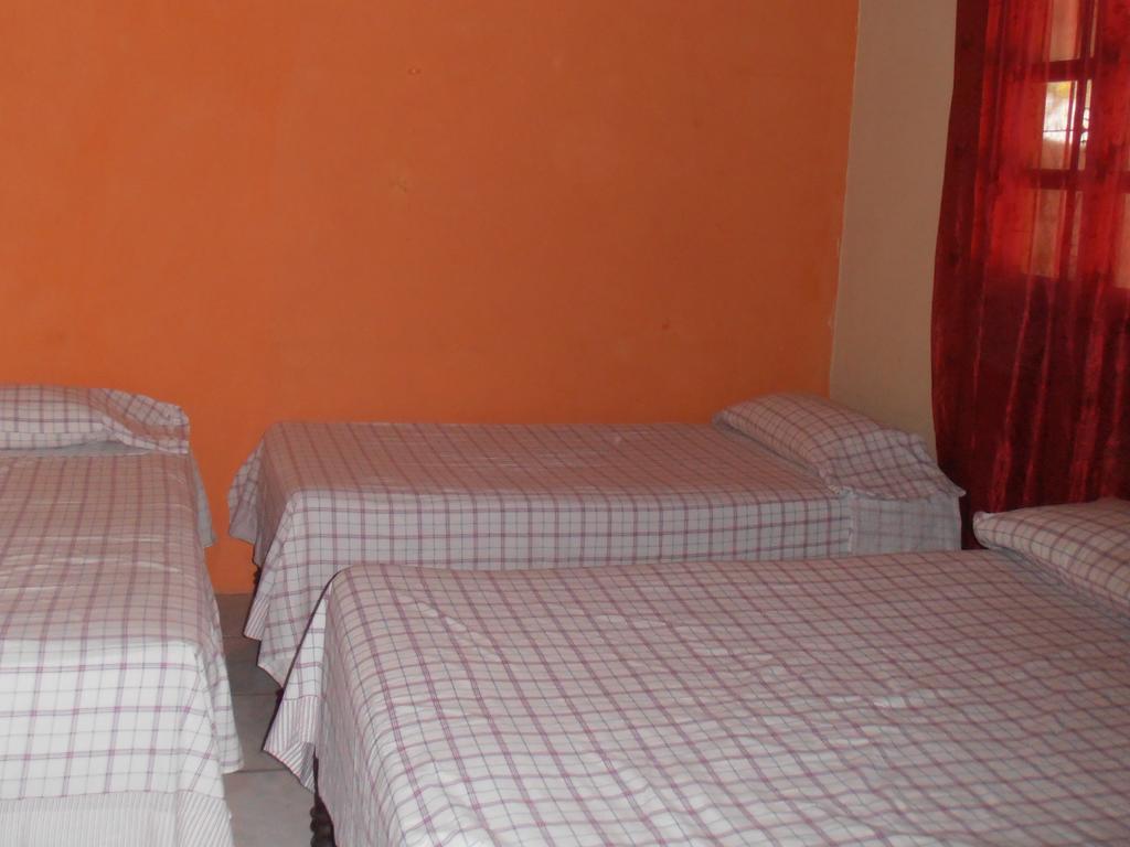 Hotel & Hostal Yaxkin Copán エクステリア 写真