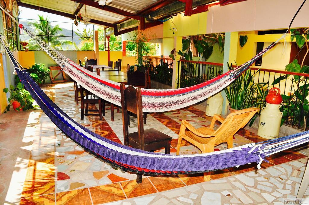 Hotel & Hostal Yaxkin Copán エクステリア 写真