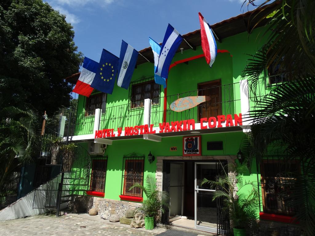 Hotel & Hostal Yaxkin Copán エクステリア 写真