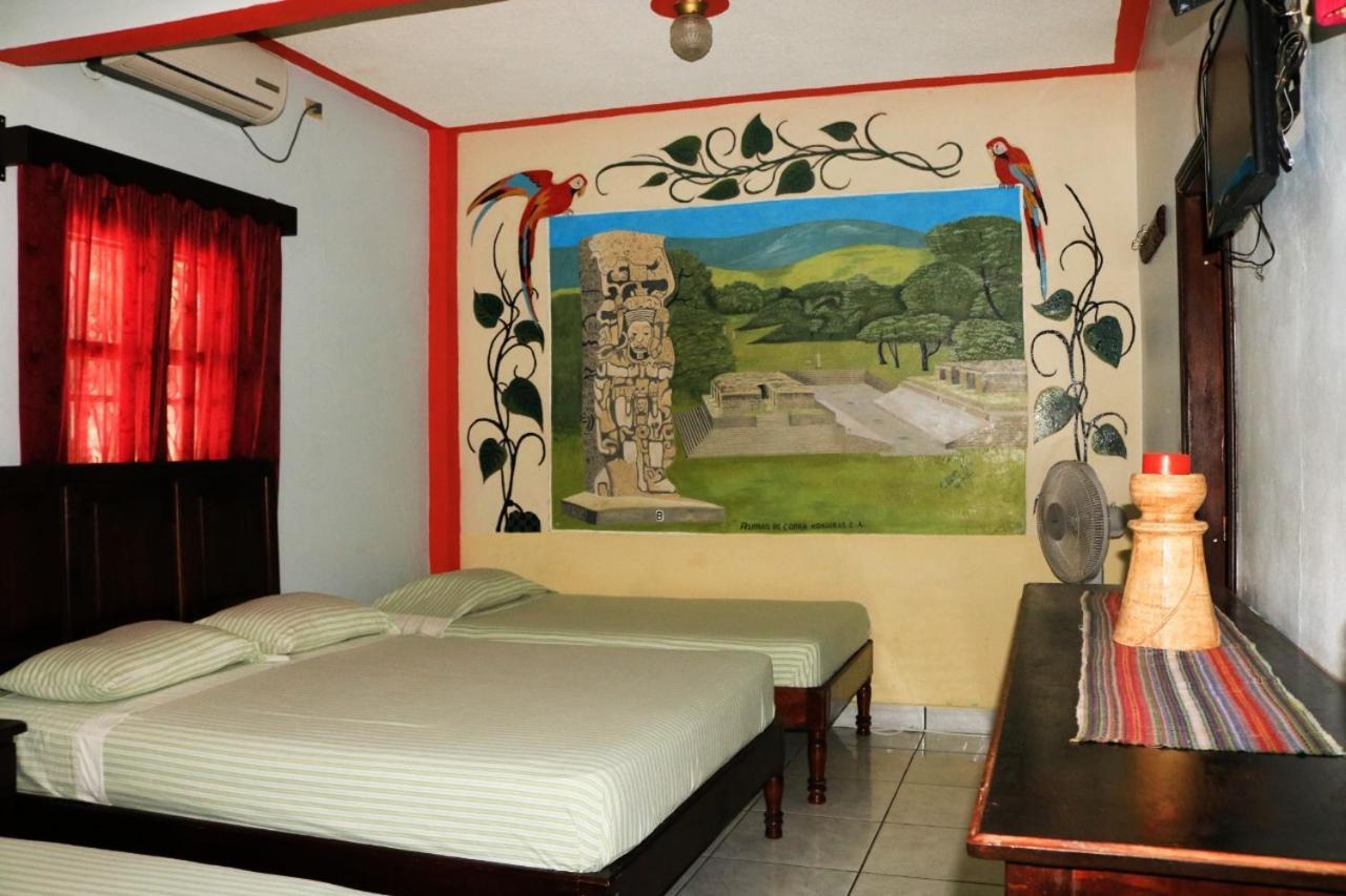 Hotel & Hostal Yaxkin Copán エクステリア 写真