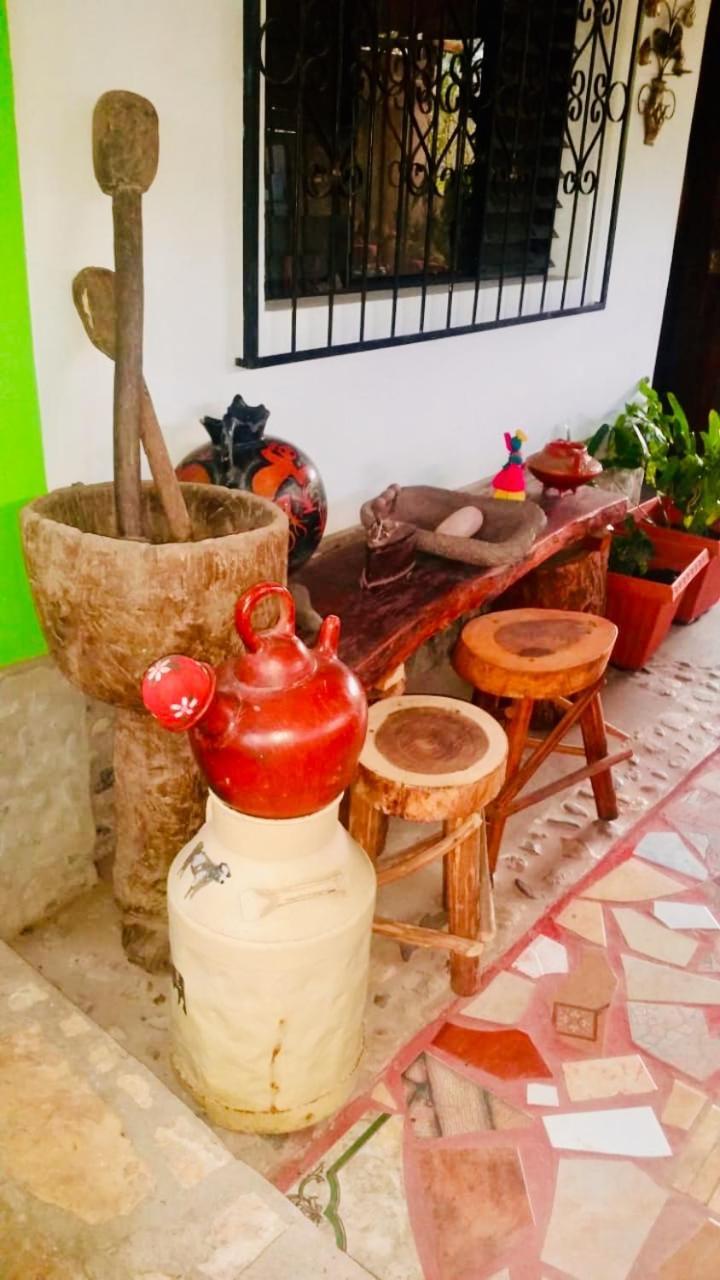 Hotel & Hostal Yaxkin Copán エクステリア 写真